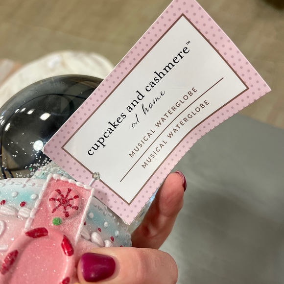 Cupcakes & Cashmere Pink Gingerbread Tree Musical Snowglobe 🩷🎄NWT Viral - Picture 5 of 6
